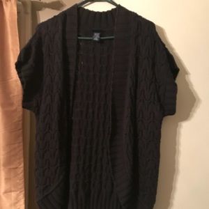 Short sleeve sweater